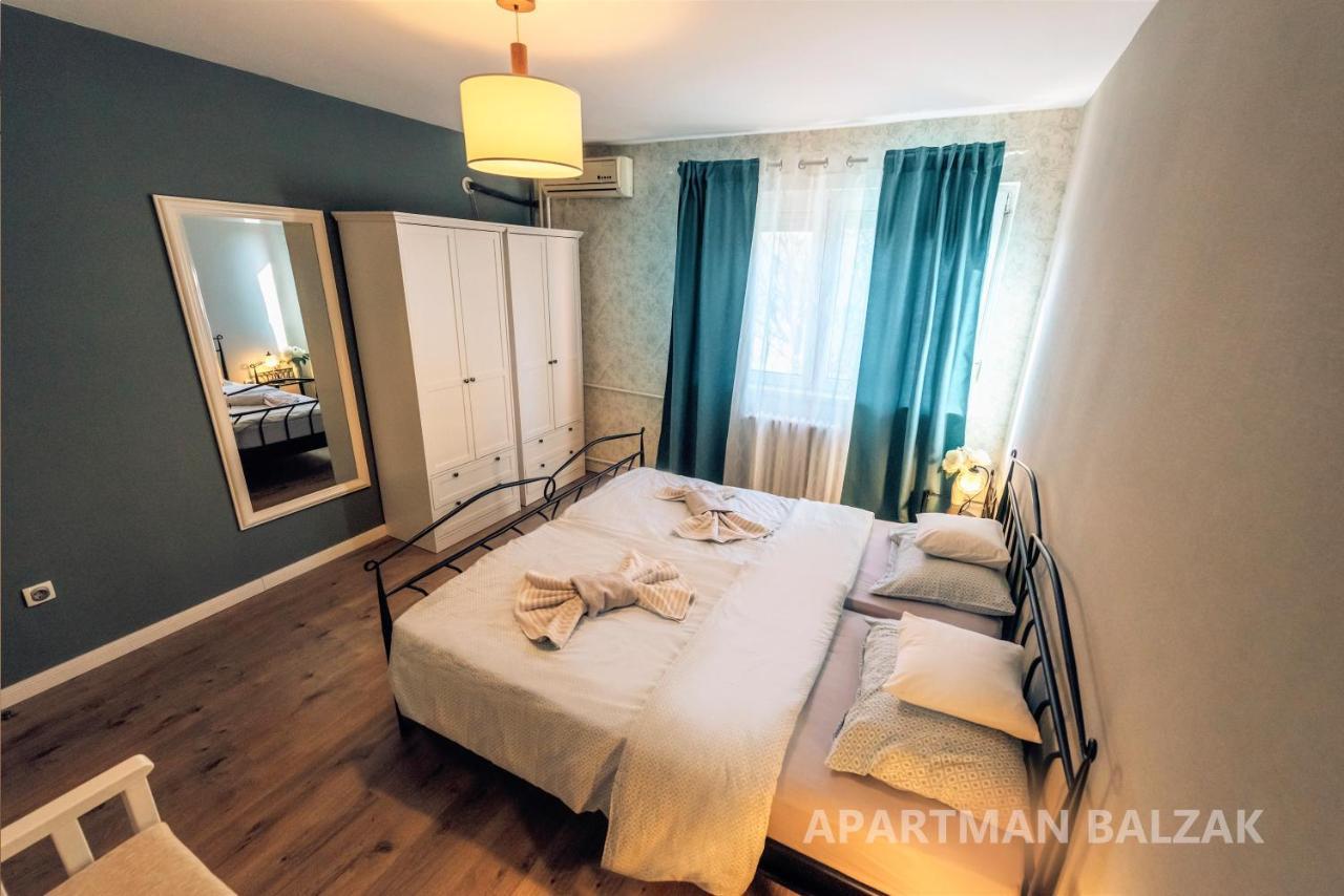 Balzak 64M2, Free Parking & Wi-Fi Appartement Novi Sad Buitenkant foto