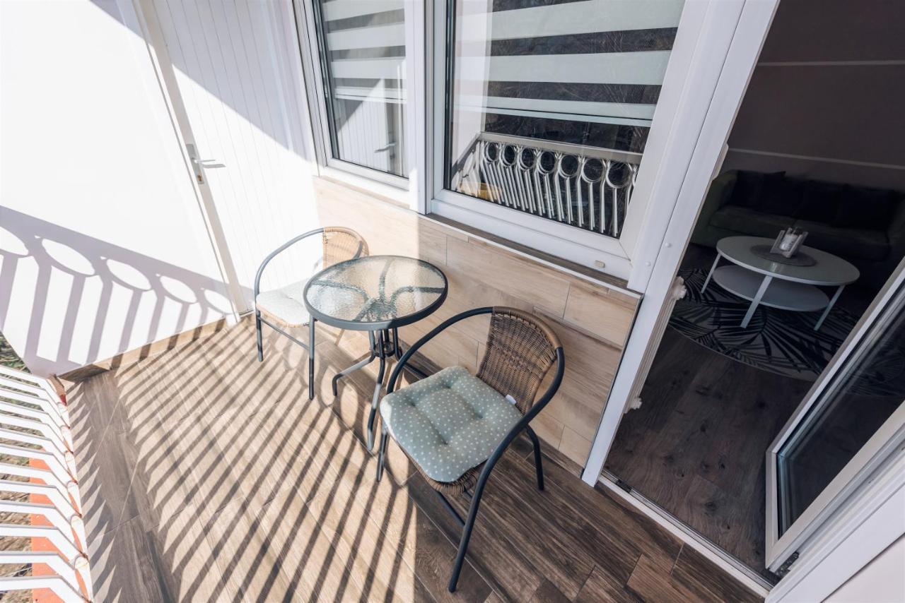 Balzak 64M2, Free Parking & Wi-Fi Appartement Novi Sad Buitenkant foto